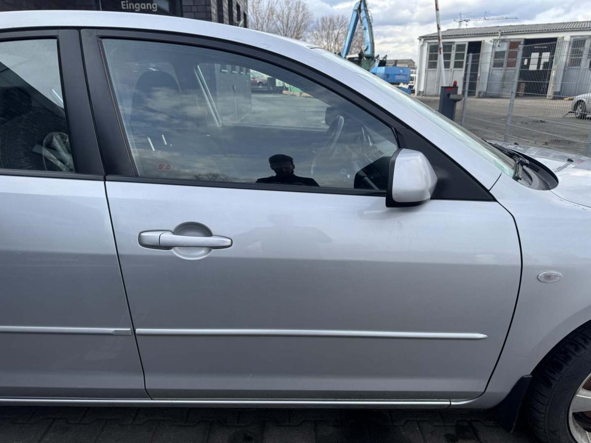 Mazda 3 BK original T&uuml;r vorn rechts Silber 4-T&uuml;rer Limousine Rohbau Bj.2004